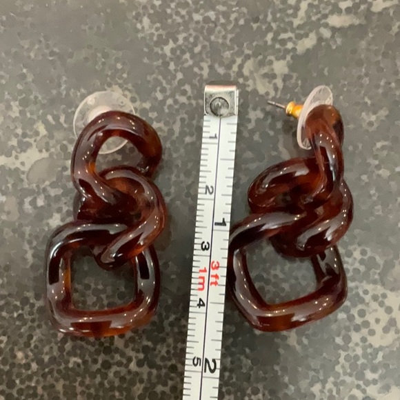 Brown tortoise shell style earrings - Picture 3 of 8